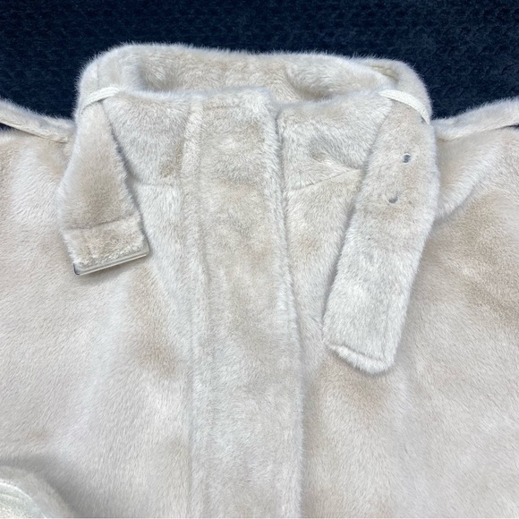 AKIRA Cream Fuzzy Bomber Jacket W LG. Pockets Buckle details PREPPY CITY - Picture 8 of 16